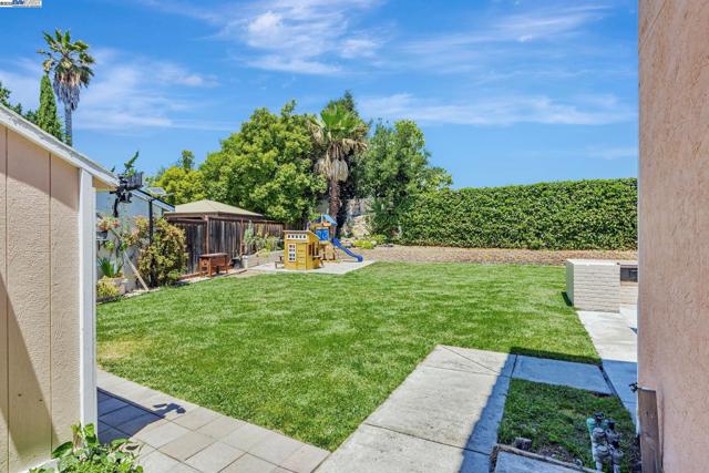 4243 Nerissa Cir, Fremont CA: https://media.crmls.org/mediaz/d09d923e-536d-4412-9270-1f8a18c4066e.jpg