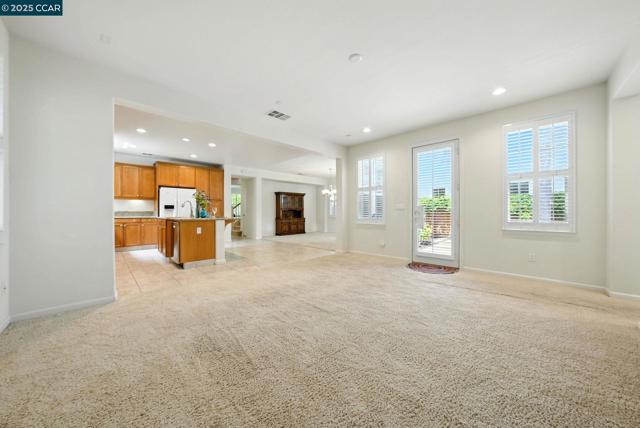 630 Oscar St, Vallejo CA: https://media.crmls.org/mediaz/d09e3272-c741-4243-a694-d99e59df7936.jpg