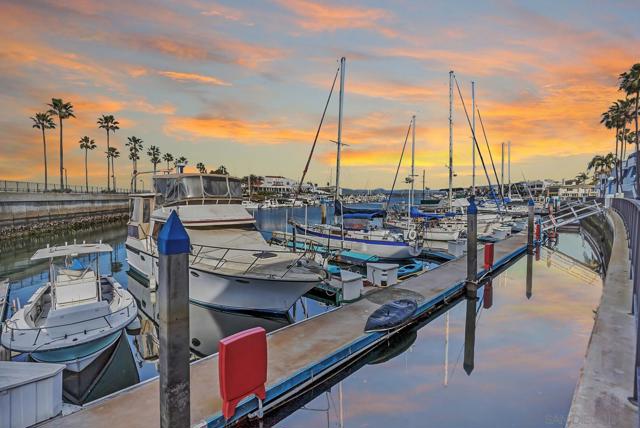 50 Montego Ct, Coronado CA: https://media.crmls.org/mediaz/d09ea0c0-851e-4639-b841-f92e1c40a02b.jpg