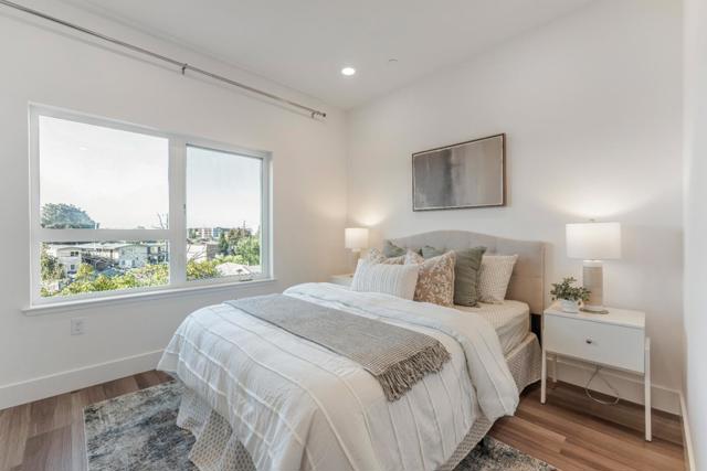 Image 23 of 34 For 975 41st Street 135