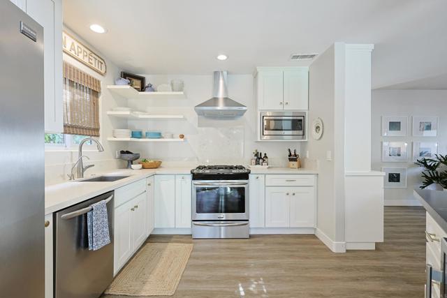 Detail Gallery Image 22 of 63 For 1300 9th St, Coronado,  CA 92118 - 3 Beds | 2 Baths