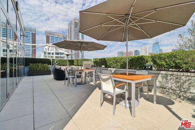 1155 S Grand Avenue, Los Angeles CA: https://media.crmls.org/mediaz/d09f9408-68cd-4989-9dc6-adc93e6540b8.jpg