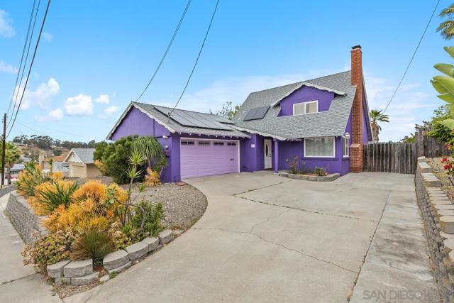 371 Kaymar Dr, San Diego CA: https://media.crmls.org/mediaz/d0a06a37-f81b-4539-bf84-45b4d7a23023.jpg