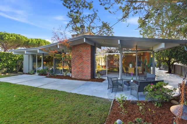 1582 Brandywine Road, San Mateo CA: https://media.crmls.org/mediaz/d0a0972b-2dc8-4cc2-9205-d26090d8bf19.jpg