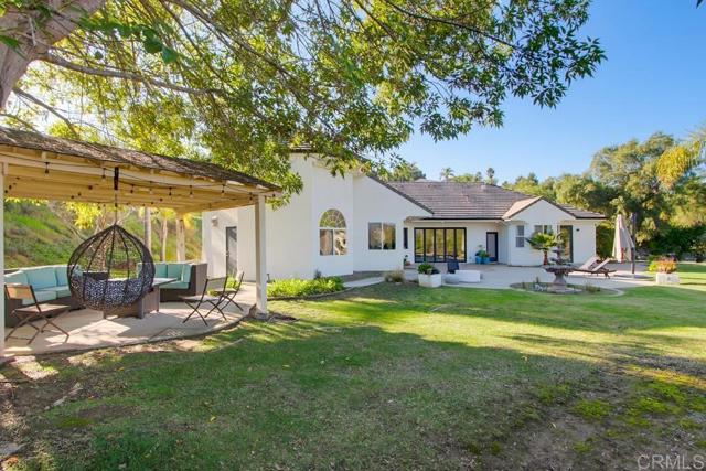 2241 Via Corto, Fallbrook CA: https://media.crmls.org/mediaz/d0a0daaf-9a00-44d5-bdf5-fcdf7aa15474.jpg