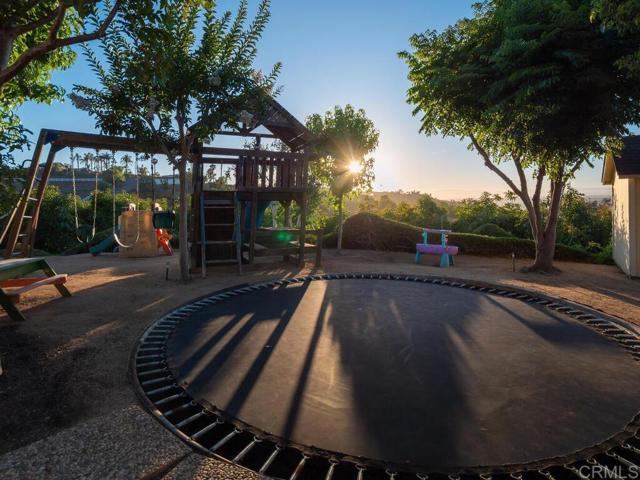 32110 Dos Ninas, Bonsall CA: https://media.crmls.org/mediaz/d0a109b2-6d9e-4755-a228-a5fd3f0a105b.jpg
