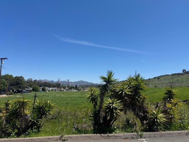 12710 Montauk St, Poway CA: https://media.crmls.org/mediaz/d0a170fd-9f4f-4467-8f3b-74c8e02ca4eb.jpg