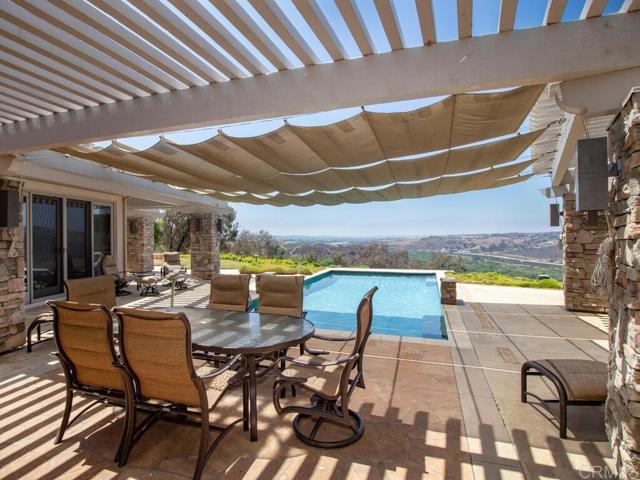 6095 Lake Vista Drive, Bonsall CA: https://media.crmls.org/mediaz/d0a1e729-515f-474d-91e2-a668c16fd39d.jpg