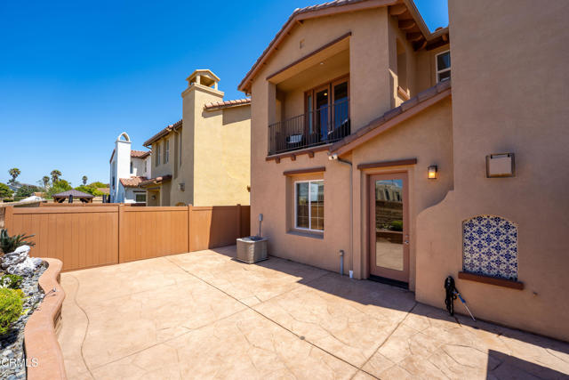 1521 Thorpe Trail, Oxnard CA: https://media.crmls.org/mediaz/d0a301e5-e94d-4ba7-8ea1-990744780840.jpg
