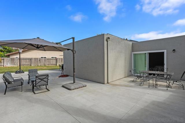 2112 Park Dale Ln, Encinitas CA: https://media.crmls.org/mediaz/d0a32c2e-bf5f-4f6b-965d-b7efb4593e62.jpg