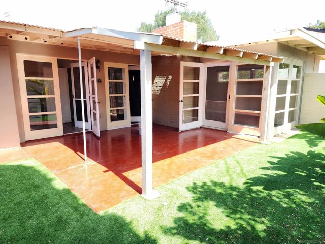 811 3rd Street, Coronado CA: https://media.crmls.org/mediaz/d0a330ec-3f87-4d06-8837-e51ced3502d7.jpg