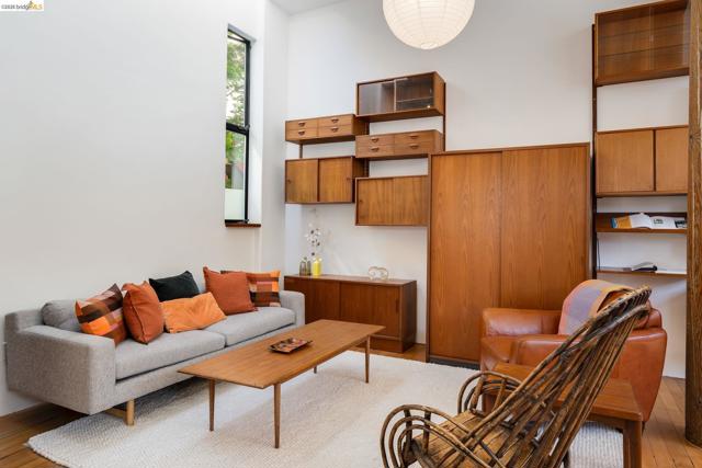 Image 14 of 32 For 2484 Martin Luther King Jr Way