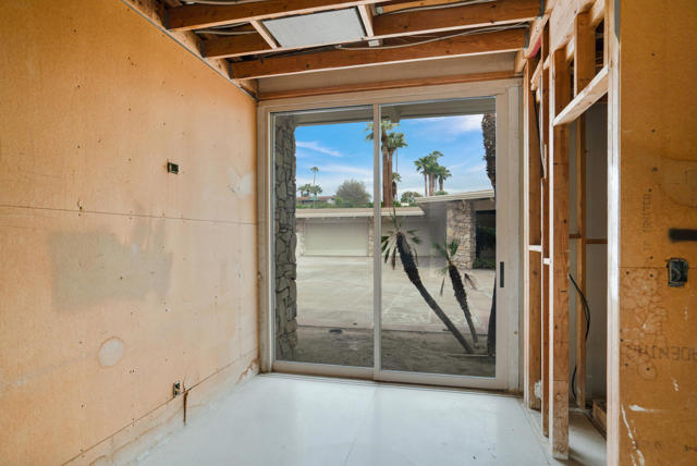 925 W Coronado Avenue, Palm Springs, CA 92262