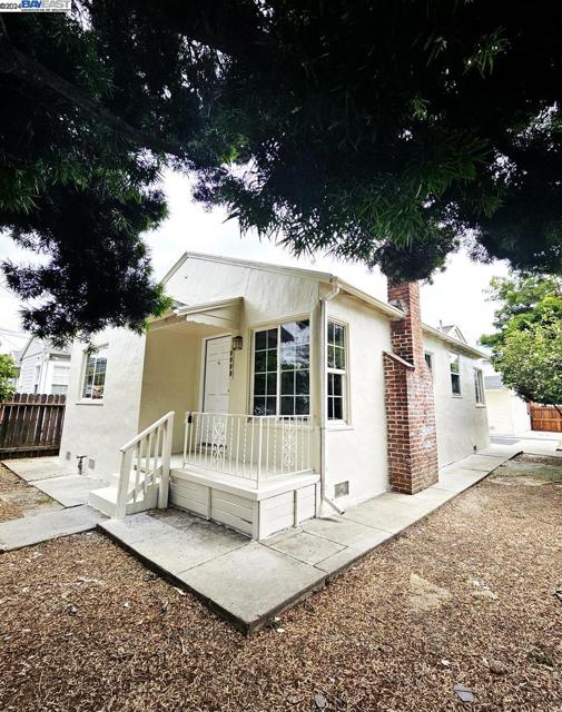 2500 77Th Ave, Oakland, California 94605, ,Multi-Family,For Sale,77Th Ave,41062214