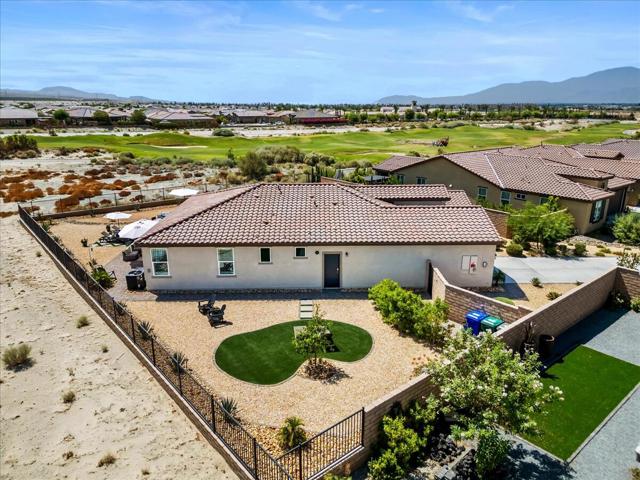42940 Ascona Lane, Indio CA: https://media.crmls.org/mediaz/d0a5b0e7-ec4f-4bcd-b913-abbe381c87a6.jpg