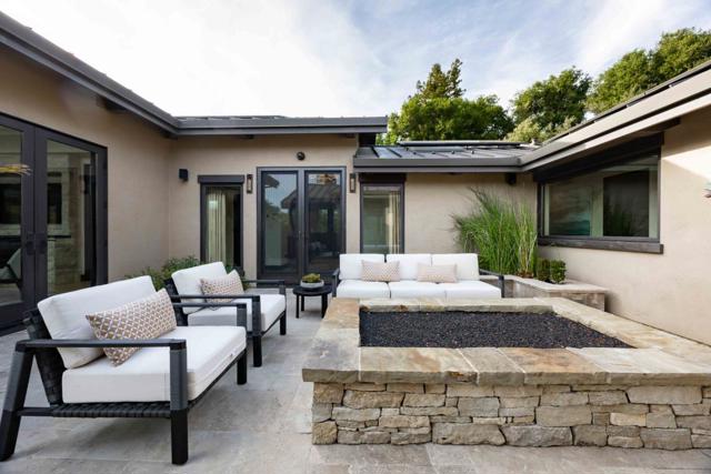 40 Tagus Court, Portola Valley CA: https://media.crmls.org/mediaz/d0a631b2-4710-42aa-8948-d92addd77413.jpg