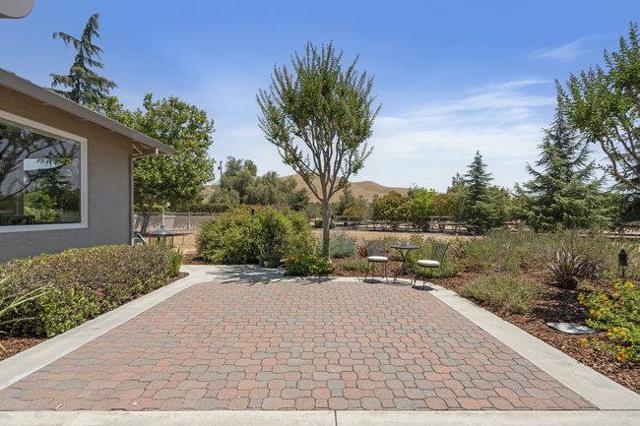 5636 Sundown Lane, Tres Pinos CA: https://media.crmls.org/mediaz/d0a633d9-0907-41f2-8739-ecf9282a84f0.jpg