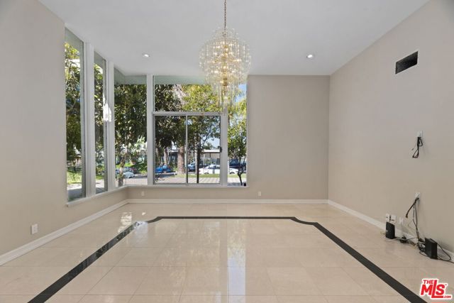 1860 Loma Vista Drive, Beverly Hills CA: https://media.crmls.org/mediaz/d0a6b335-775a-4f1e-9f71-004eeb445f4e.jpg