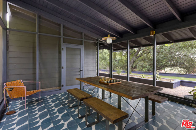 2235 Villa Heights Road, Pasadena CA: https://media.crmls.org/mediaz/d0a7053c-1683-4f8f-a2e7-1b36c09e0664.jpg