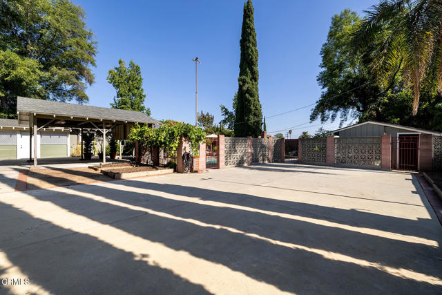 525 N Michillinda Avenue, Pasadena CA: https://media.crmls.org/mediaz/d0a7152e-768c-45c4-9ee5-e49320a5a9bb.jpg