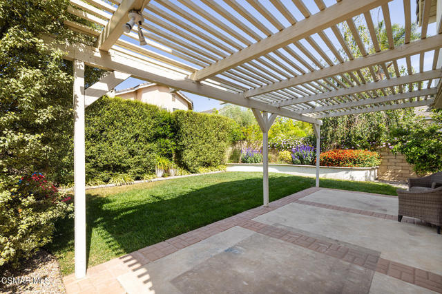 4427 Skyglen Court, Moorpark CA: https://media.crmls.org/mediaz/d0a787ee-90b5-46cf-a949-4982e2657242.jpg