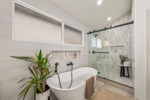 Detail Gallery Image 16 of 41 For 4860 Park Drive, Carlsbad,  CA 92008 - 4 Beds | 2/1 Baths