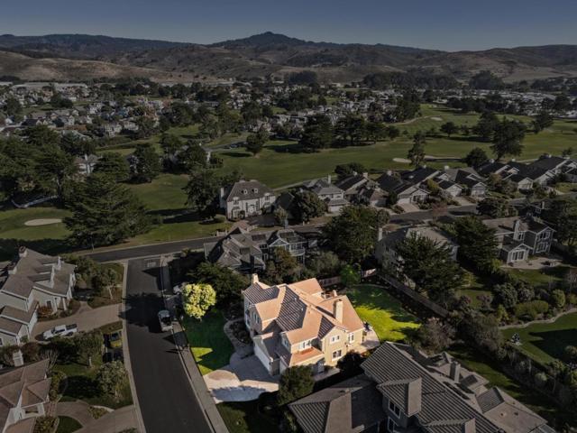 62 Spyglass Court, Half Moon Bay CA: https://media.crmls.org/mediaz/d0a81d0d-4ccf-447c-892d-57f801b28f64.jpg