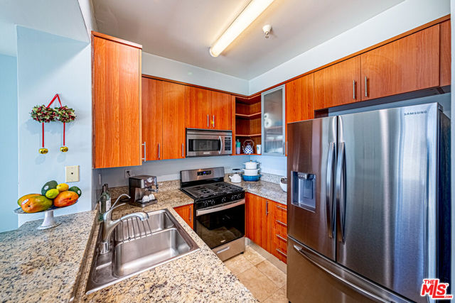 620 S Gramercy Place, Los Angeles CA: https://media.crmls.org/mediaz/d0a8b17f-2a14-4a62-b2a3-28bf8fb932ba.jpg