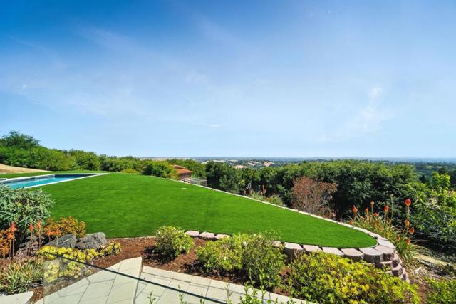 12252 Menalto Drive, Los Altos Hills CA: https://media.crmls.org/mediaz/d0a8bfdc-5c9a-4eb0-91b8-9092c9623b54.jpg