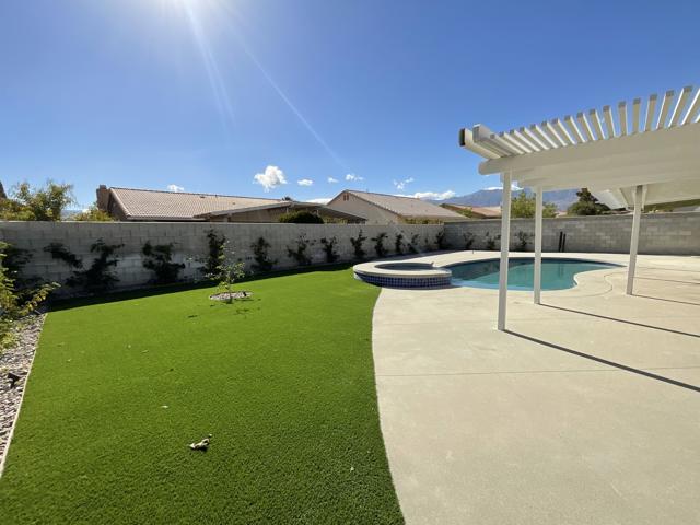 69835 Bluegrass Way, Cathedral City CA: https://media.crmls.org/mediaz/d0a938ab-d7a5-4302-aa61-e8b88a02a5ae.jpg