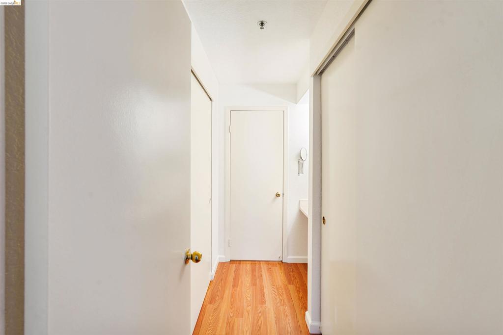 https://media.crmls.org/mediaz/d0a94005-b443-46b1-8d82-49a965b919a8.jpg?preset=X-Large