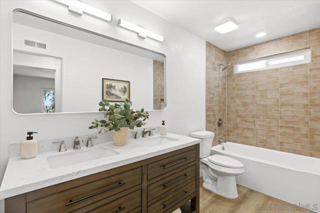 2845 Cottingham St, Oceanside CA: https://media.crmls.org/mediaz/d0a9d9a5-392f-4d92-8eba-c38a72a1a855.jpg
