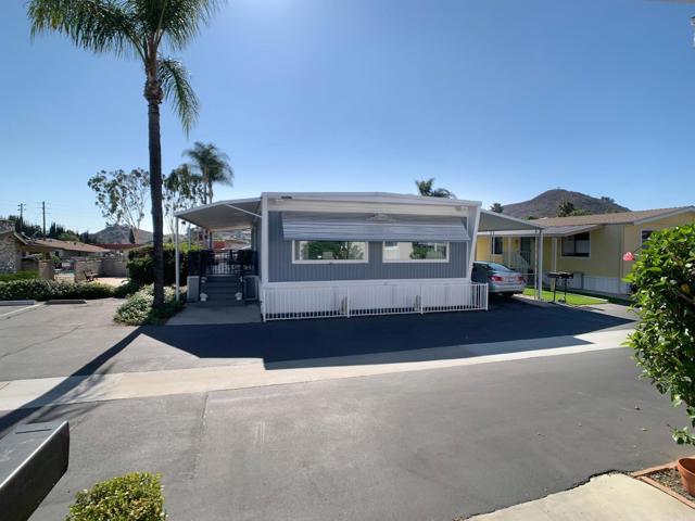 1351 Pepper Drive, El Cajon CA: https://media.crmls.org/mediaz/d0a9f733-007b-4754-bc54-17435d6cfb00.jpg