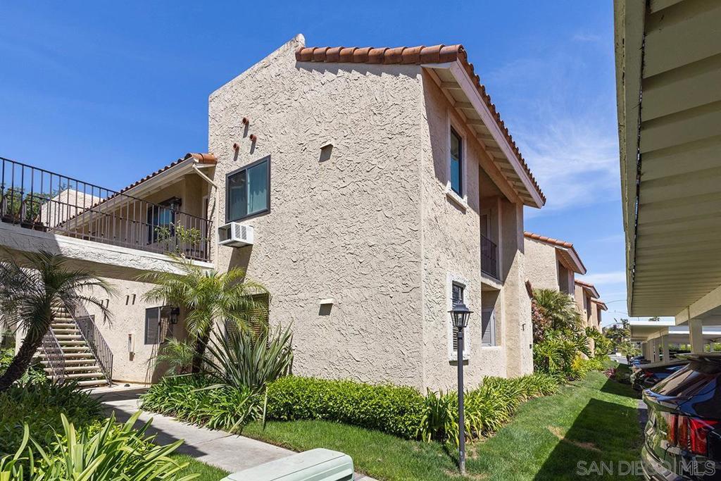 10158 Camino Ruiz