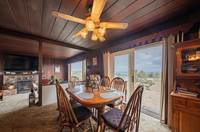 905 W Blanco Road, Salinas CA: https://media.crmls.org/mediaz/d0aaf26a-c44a-443a-ab16-9a44a40e48ae.jpg