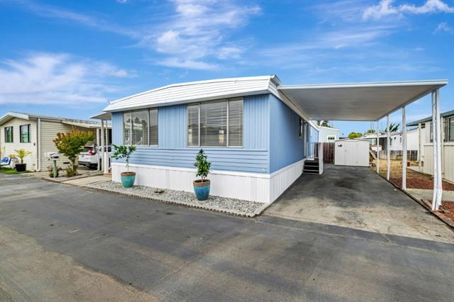 4425 Clares Street, Capitola CA: https://media.crmls.org/mediaz/d0ab1341-91e2-43e4-95b6-a6edd340054b.jpg