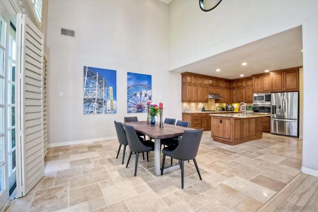 7468 Via De Fortuna, Carlsbad CA: https://media.crmls.org/mediaz/d0ab57ca-839f-4267-bc61-aff070ed42e2.jpg