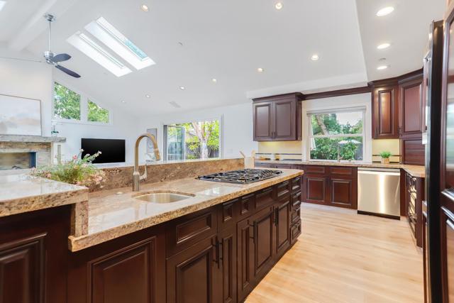 Image 13 of 40 For 989 Coeur D Alene Way