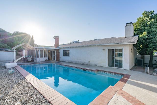 1642 Cayton Avenue, Simi Valley CA: https://media.crmls.org/mediaz/d0ac5532-78d8-4620-9430-acc6a63e9f26.jpg