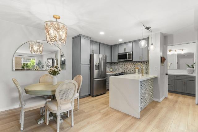 Detail Gallery Image 3 of 27 For 1855 Diamond St #5-218,  San Diego,  CA 92109 - 1 Beds | 1 Baths