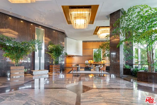 10490 Wilshire Boulevard, Los Angeles CA: https://media.crmls.org/mediaz/d0ac9131-ff85-4640-a416-5cf67e7f7deb.jpg