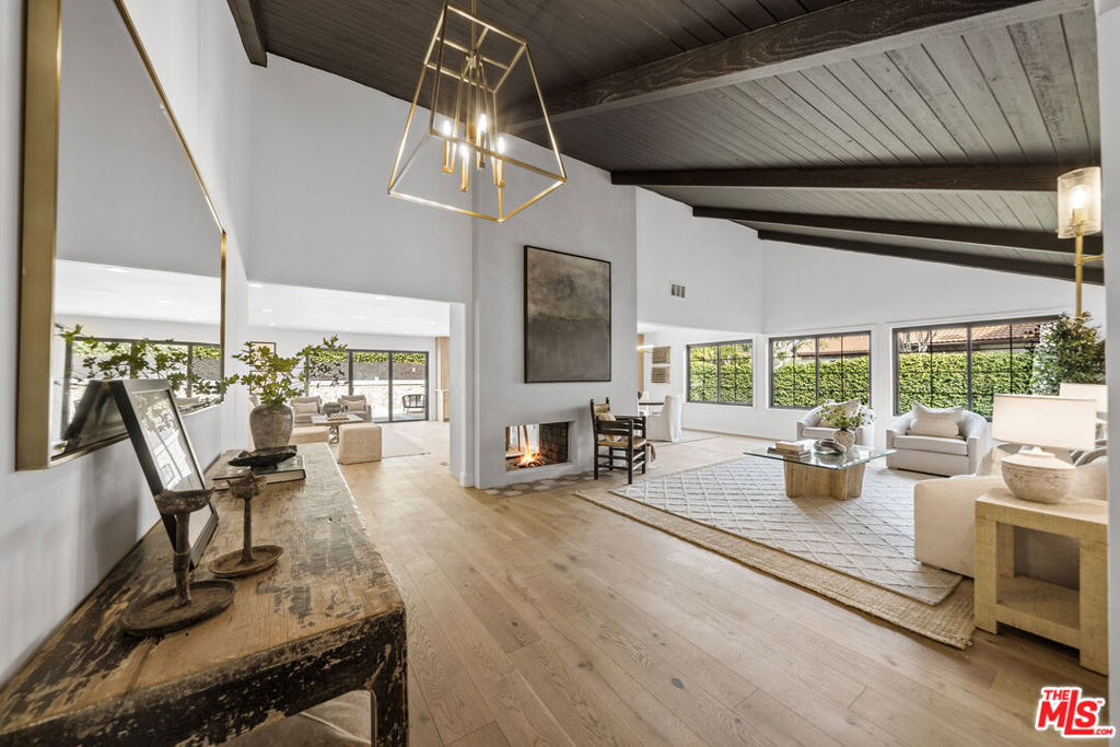 20011 Mayall Street, Chatsworth, CA 91311