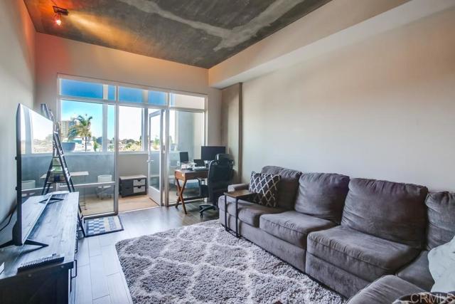 3740 Park Boulevard, San Diego CA: https://media.crmls.org/mediaz/d0ad2cd7-6c3d-41aa-adc1-73d403fbbca8.jpg