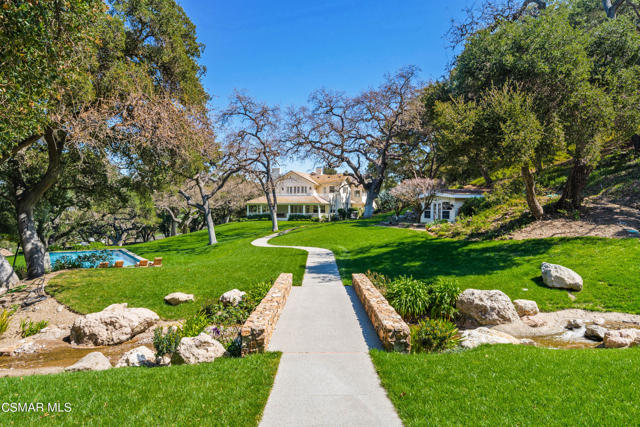 1464 Hidden Valley Road, Thousand Oaks CA: https://media.crmls.org/mediaz/d0add363-0000-45a3-b62a-f8aa25ade4be.jpg