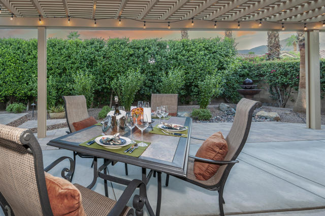 81463 Joshua Tree Court, La Quinta CA: https://media.crmls.org/mediaz/d0adf1de-3484-4b21-97af-d66d46c78b7f.jpg