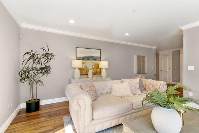 1499 Oak Grove Avenue, Burlingame CA: https://media.crmls.org/mediaz/d0ae0077-4917-4df8-86c3-68bd554a4fe2.jpg