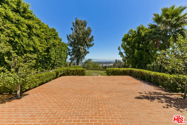 Drew Fenton | 2222 Canyonback Road Los Angeles CA | MLS: 7400788