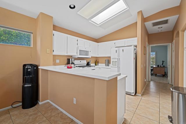 38406 Brandywine, Palm Desert CA: https://media.crmls.org/mediaz/d0ae90f1-7d20-45e8-8793-06e517f3bcfc.jpg