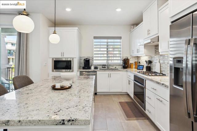 2712 Via Vicenza, San Ramon CA: https://media.crmls.org/mediaz/d0af5381-a163-4ae2-bdd3-67659484b97b.jpg