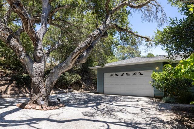 19060 Oak Heights Drive, Salinas CA: https://media.crmls.org/mediaz/d0af5877-ba0c-44e0-8408-20f804e52a9e.jpg